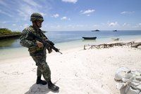 Soud přiřkl sporné ostrovy Filipínám. Čína rozhodnutí ignoruje