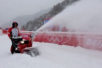 Čína varuje před sněhovou bouří a mrazem. Počasí komplikuje i program olympiády