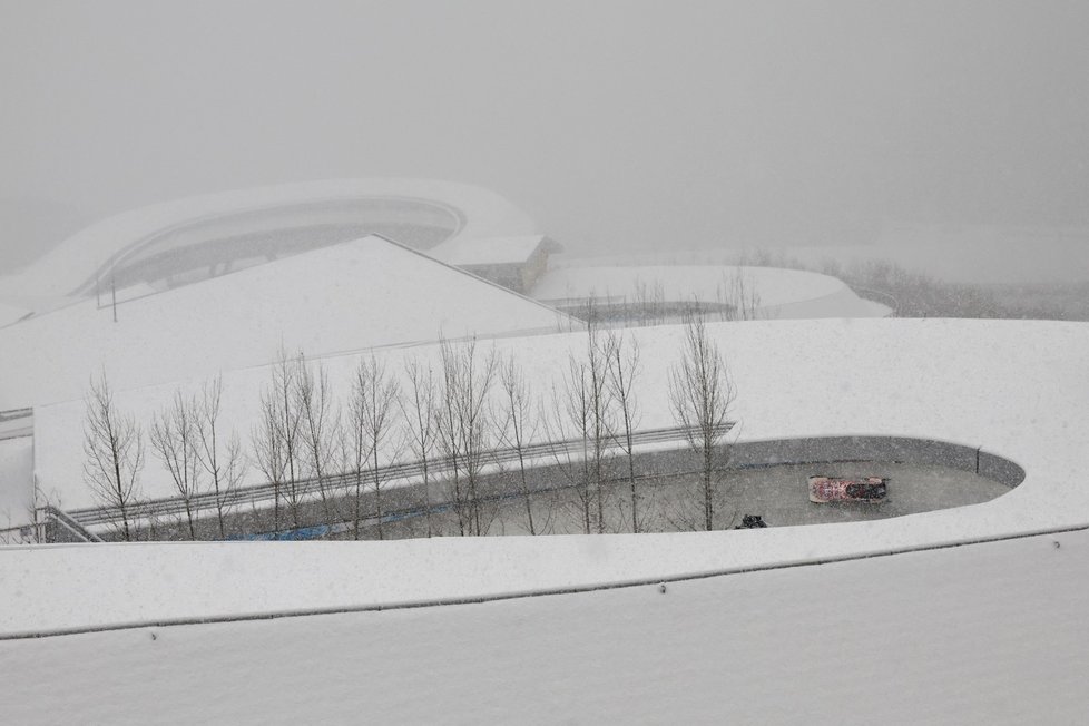 Sněhová bouře přinesla na olympiádu přírodní sníh.