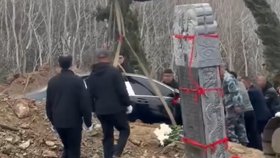 Rodina vystrojila netradiční pohřeb.