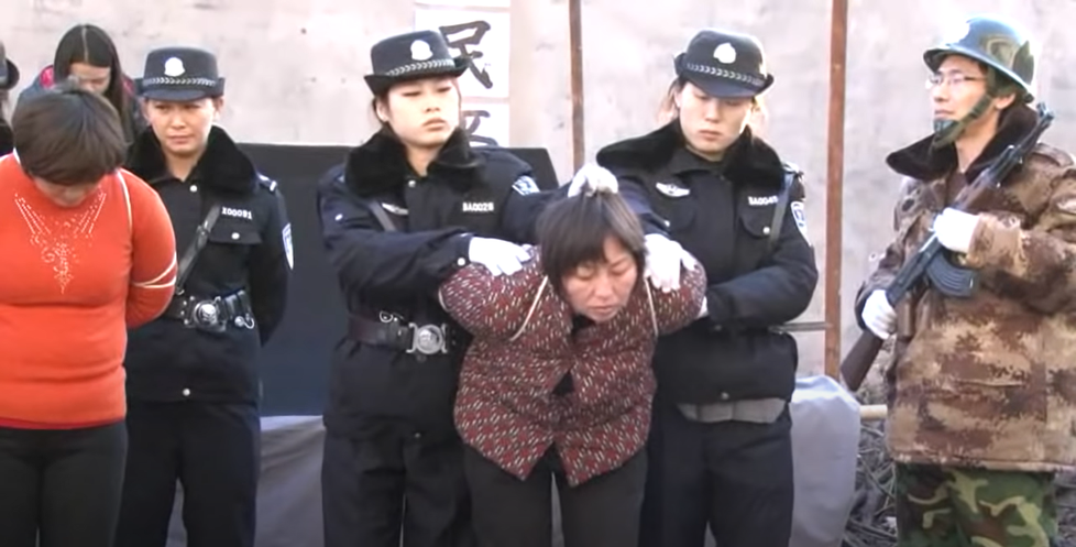 Brutální systém poprav v Číně: režim dodnes vykonává popravy jako veřejnou podívanou.