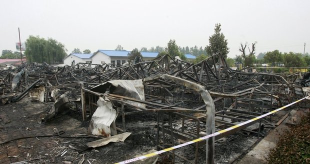 Tragédie v čínském domově důchodců: Uhořelo tam 38 lidí