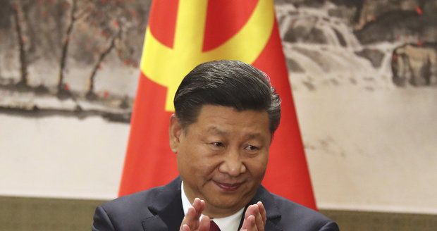 „Císař“ potvrzen. Si Ťin-pching povládne Číně dál, proti nebyl ani jediný hlas