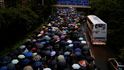 Protesty v Číně se nadále stupňují, i v neděli (18.8.2019) vycházejí lidé do ulic