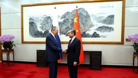 Sergej Lavrov v Číně: Přivítal ho Wang I (9.4.2024)