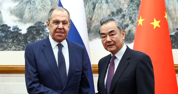 Lavrov u spojence v Číně: Zloba nad sankcemi i kvůli Záporožské jaderné elektrárně