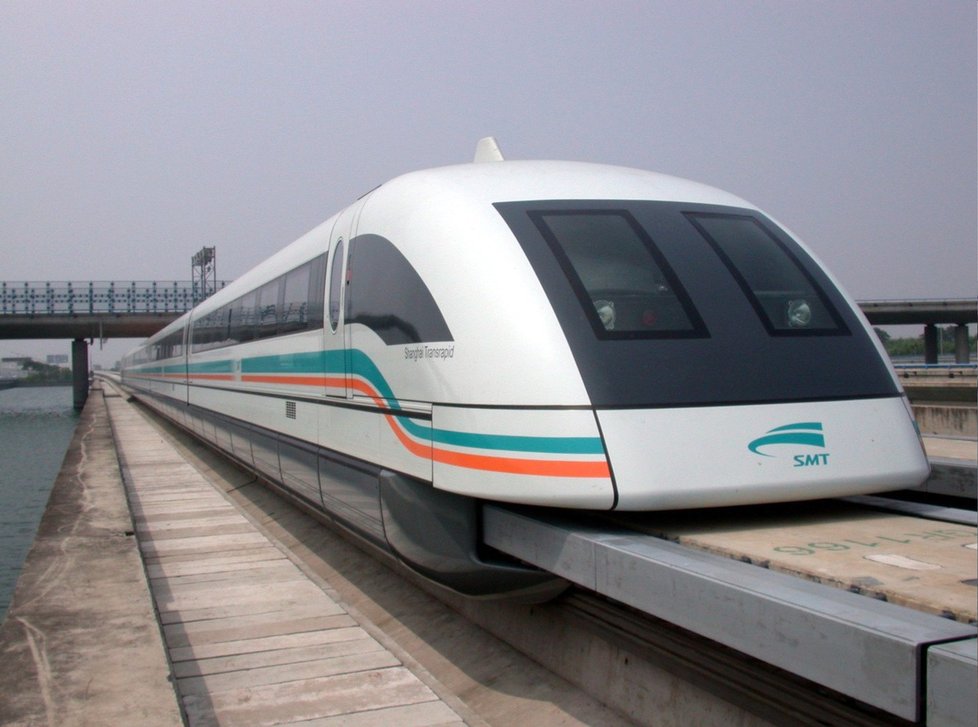 Další železničářská vychytávka: Rychlovlak Maglev v čínské Šanghaji