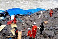 V Číně se otřásly hory: Bahno pohřbilo 14 lidí, 25 se stále pohřešuje