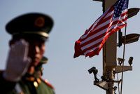 Čína reaguje na „nerozumné jednání“ USA: Uzavírá konzulát a dál mluví o provokaci