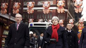 Britská premiérka Theresa Mayová s manželem Phillipem v Číně