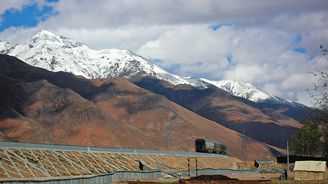 Vlakem do Tibetu: Jaké to je cestovat nejvýše položenou železniční tratí světa?