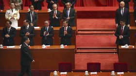 U příležitosti 40. výročí zahájení čínských tržních reforem a otevírání ekonomiky vystoupil prezident Si Ťin-pching se sebevědomým projevem, (18.12.2018).