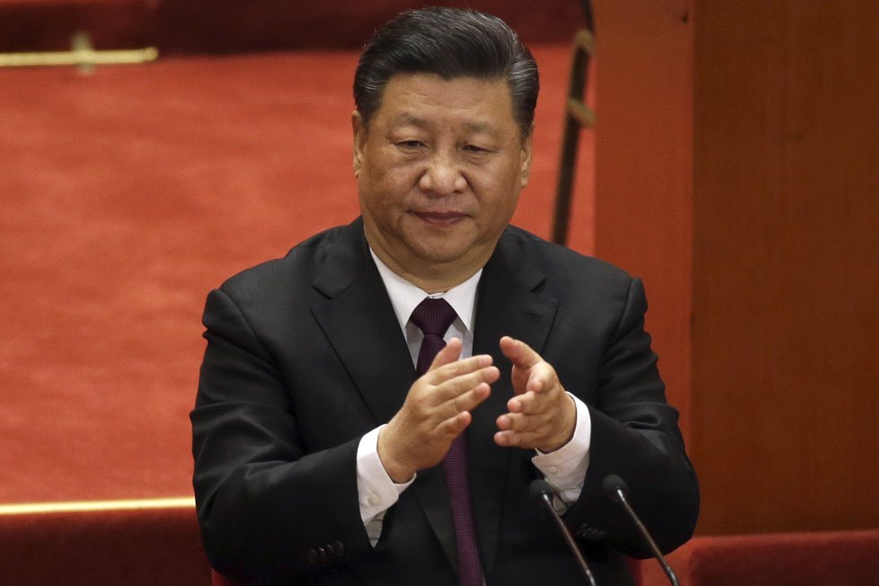 U příležitosti 40. výročí zahájení čínských tržních reforem a otevírání ekonomiky vystoupil prezident Si Ťin-pching se sebevědomím projevem, (18.12.2018).