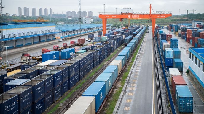 Přeprava zboží z Číny do Evropy po železnici často vázne kvůli nedostatečné ifnrastruktuře.  (ilustrační foto)