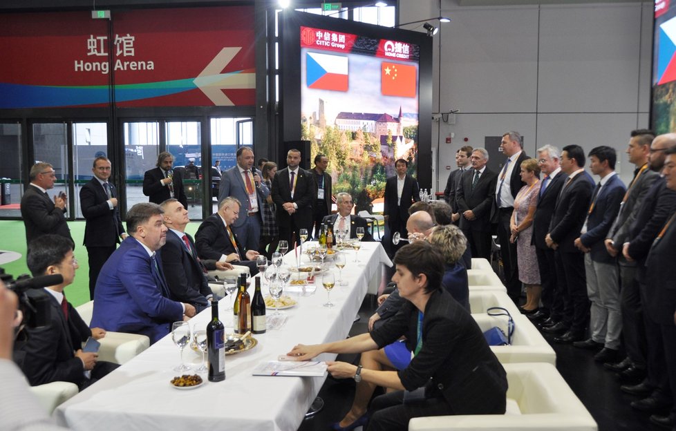 Prezident Miloš Zeman na zahájení česko-čínského podnikatelského fóra v Šanghaji