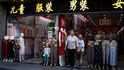 Peking chce přimět domácnosti k větším nákupům.