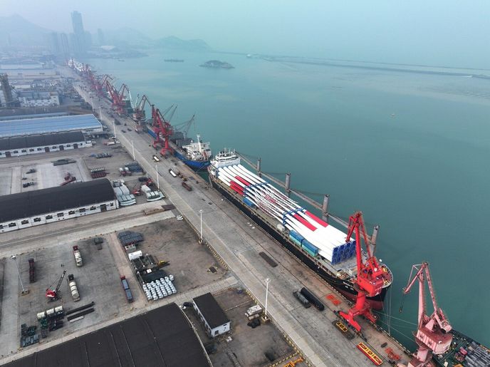 Evropští výrobci větrných turbín se bojí čínské produkce. Evropští výrobci větrných turbín se bojí čínské produkce.