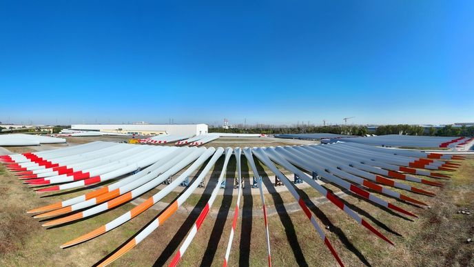 Listy větrných turbín, připravených k exportu z Číny