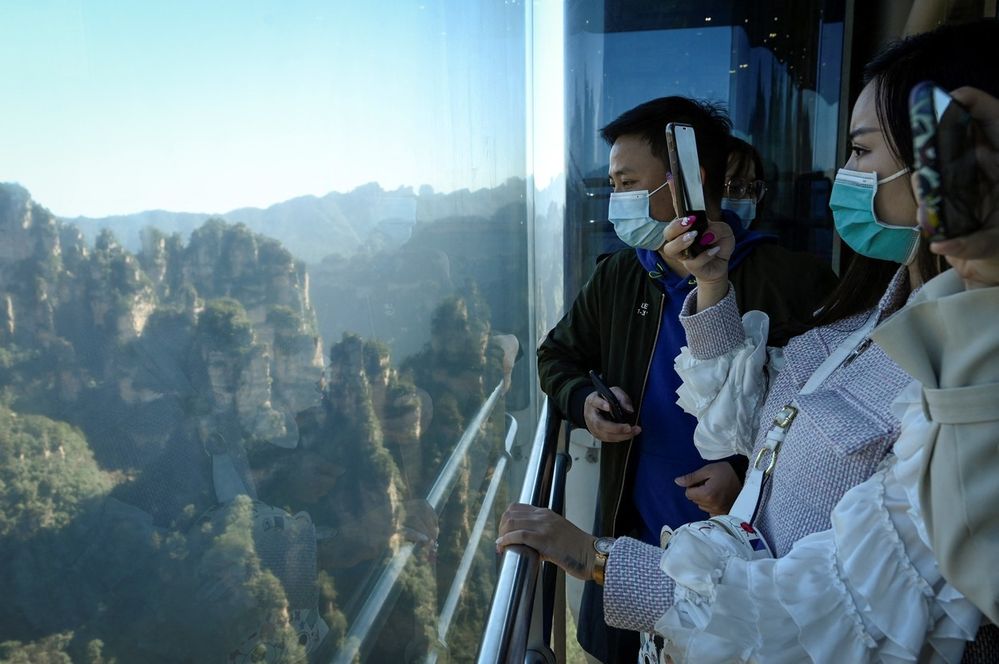 Nejvyšší venkovní výtah na světě najdeme v čínské provincii Chu-nan