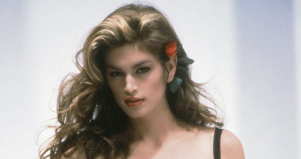 1991 - Cindy v reklamě na spodní prádlo