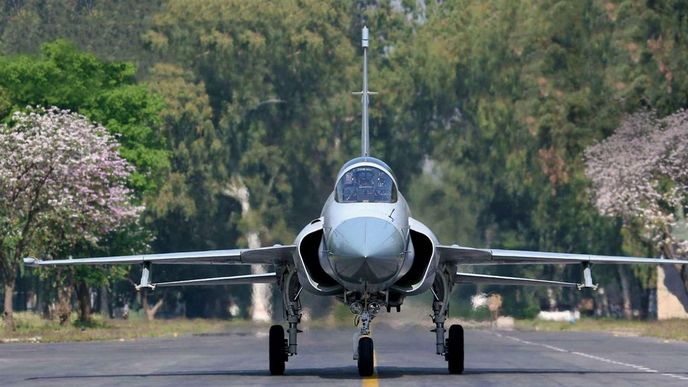 Čínská armáda vlastní například letoun JF-17