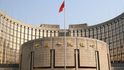 Čínská centrální banka v úterý rozhodla, že ponechá svoji měnovou politiku beze změn už patnáctý měsíc v řadě.