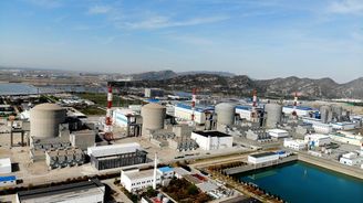 Budoucnost jádra: Čína plánuje desítky reaktorů, Západ váhá mezi velkými a malými 