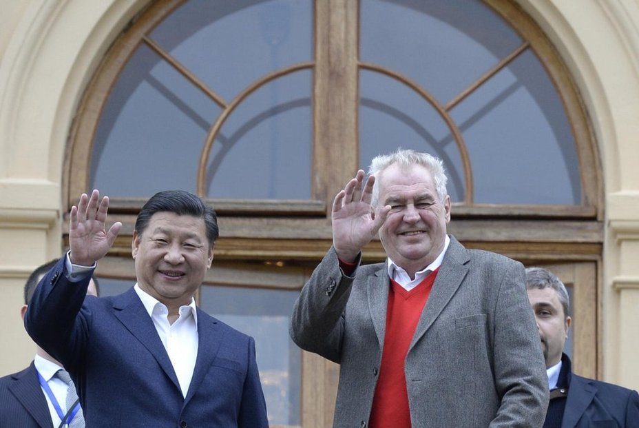 Čínský prezident Si Ťin-pching a jeho český protějšek Miloš Zeman
