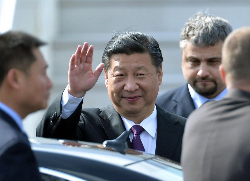 Čínský prezident Si Ťin-pching po příletu do Prahy