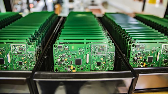 Výroba elektronických čipů, ilustrační foto