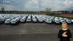 Automobilka Škoda čeká na čipy do aut. Zatím odstavila přes tisíc vozů.