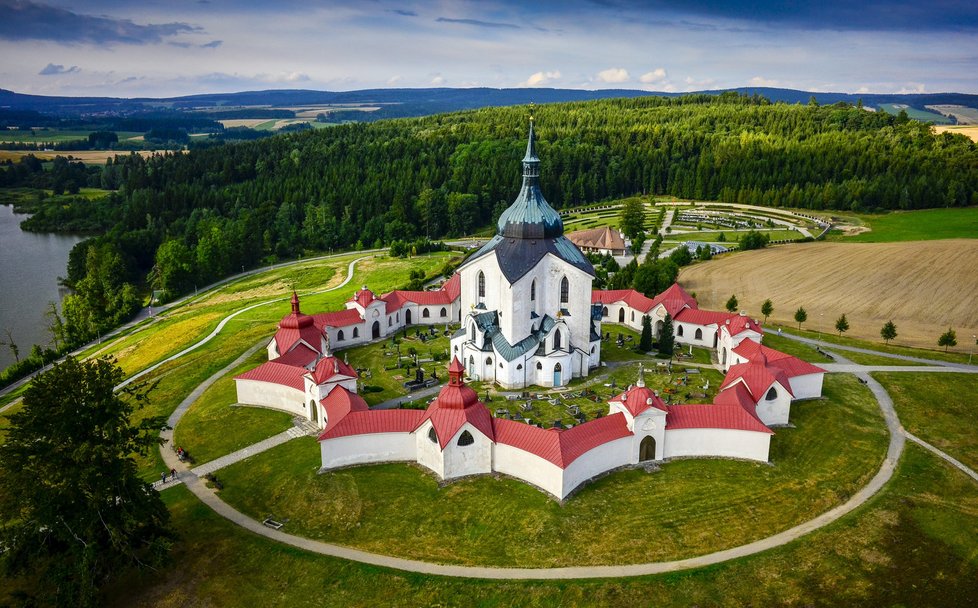 Santiniho kostel v Zelené hoře u Žďáru nad Sázavou již nepatří státu.