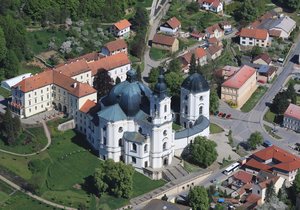 Kostel ve Křtinách je  vyhledávané poutní i turistické místo.