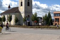 Na Kutnohorsku se roušky vrátily i do obchodů: 33 nakažených z ohniska v Církvici