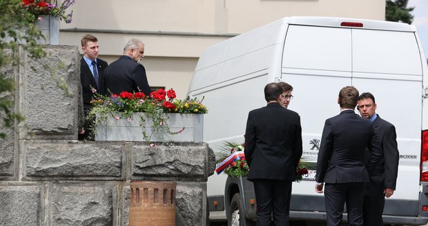 V Plzni se uskutečnilo poslední rozloučení s fotbalistou Mariánem Čišovským, který podlehl zákeřné chorobě ALS