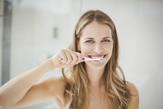 Cukrovka zhoršuje tvorbu zubního kazu i záněty dásní. Jak pečovat o svou ústní dutinu?