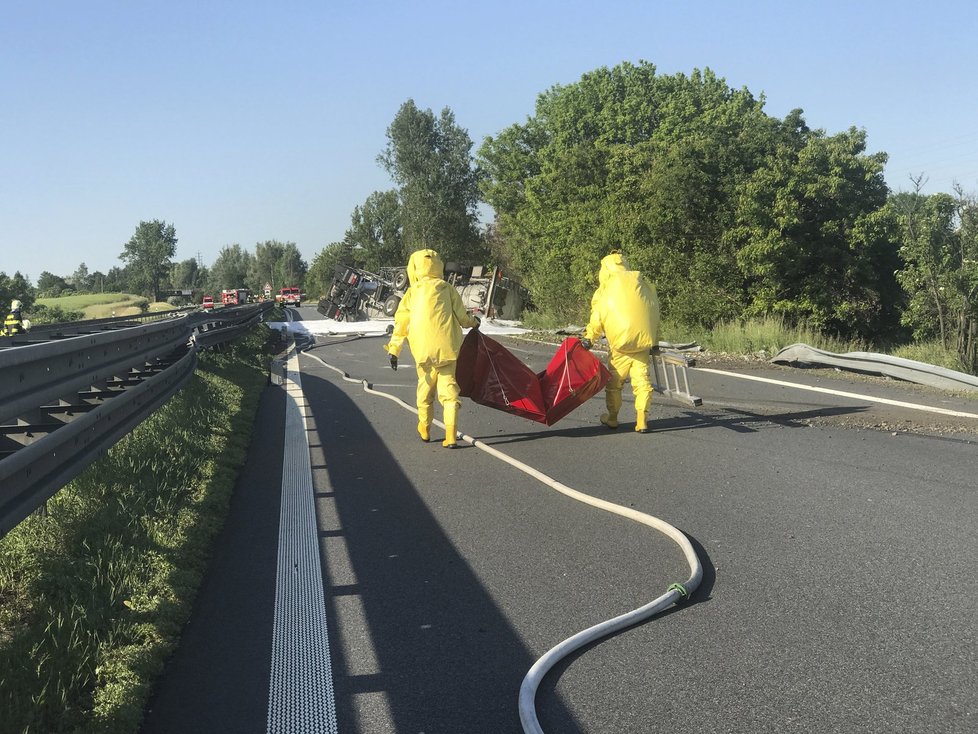 Nehoda cisterny uzavřela D46 z Olomouce na Prostějov.