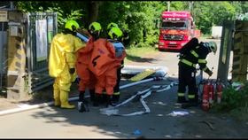 V Plzni-Skvrňanech unikly z ČOV nebezpečné látky. Dva lidé zemřeli v nemocnici, dva jsou v kritickém stavu.