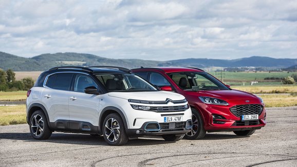 TEST Citroën C5 Aircross Hybrid vs. Ford Kuga PHEV  – Bez kabelu ani ránu