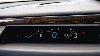 C6 bylo vždy vybaveno elektronickou přístrojovou deskou C6 bylo vždy vybaveno elektronickou přístrojovou deskou