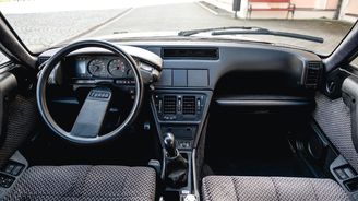 Volant zůstal i po modernizaci stále jednoramenný Volant zůstal i po modernizaci stále jednoramenný