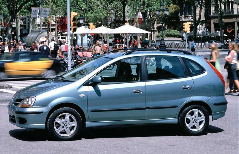 Nissan Almera Tino