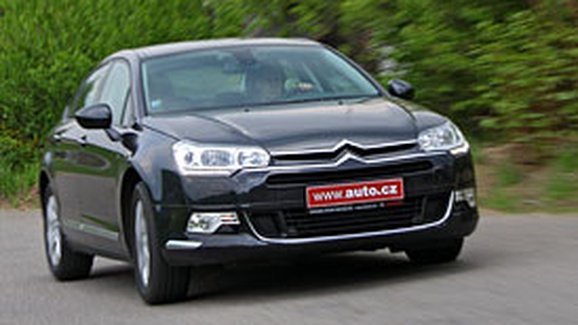 TEST Citroën C5 1,6 e-HDi – Úspory na ocelovém polštáři