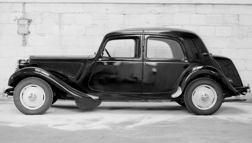 Citroën Traction Avant 11CV Berline (1937-1940)