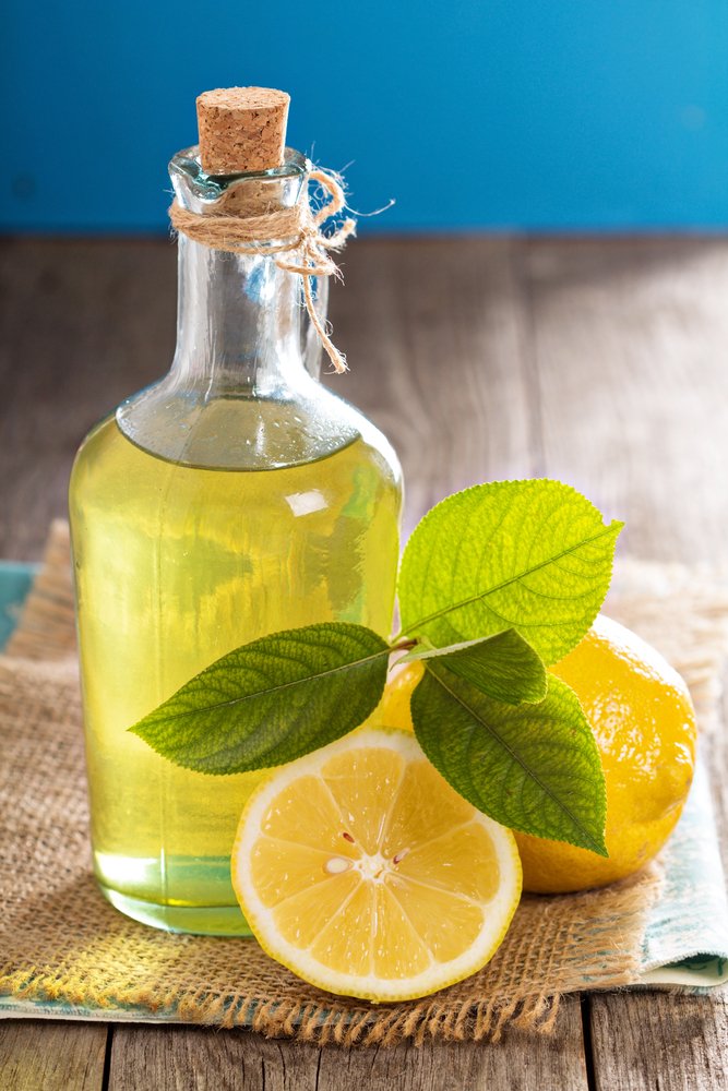 Italský citronový likér limoncello je dobrý nejen na pití, ale i do různých dezertů