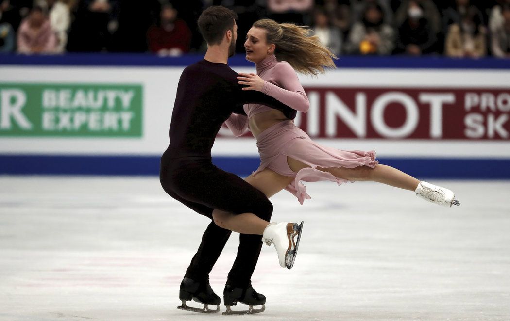 Cizeron a Papadakisová od rozhodčích dostali takřka samé desítky také za choreografii, předvedení a interpretaci hudby.