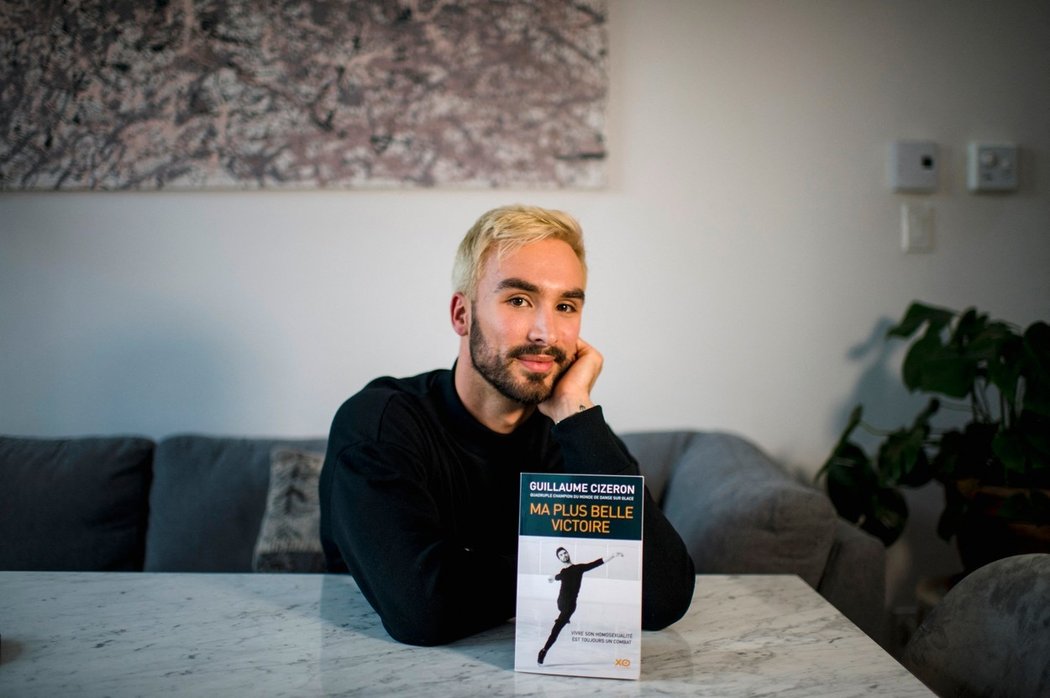 Guillaume Cizeron vydal knížku, kde popisuje, jak obtížné je být homosexuálem