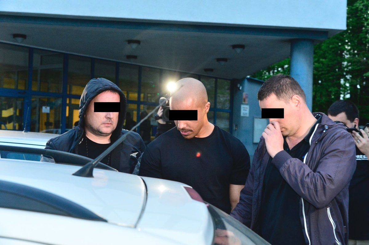 Policie zadržela skupina cizinců, kteří jsou podezřelý z brutálního napadení číšníka v centru Prahy.