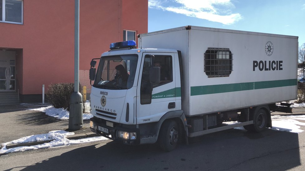 Pražská policie vyhostila 62 cizinců, kteří neměli platná povolení.