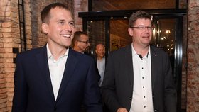 Jan Čižinský (vlevo, Praha sobě) a Jiří Pospíšil (TOP 09)